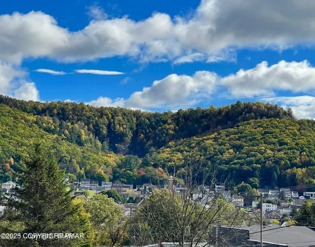 $89,000 | 105 East Columbus Avenue, Nesquehoning, PA 18240