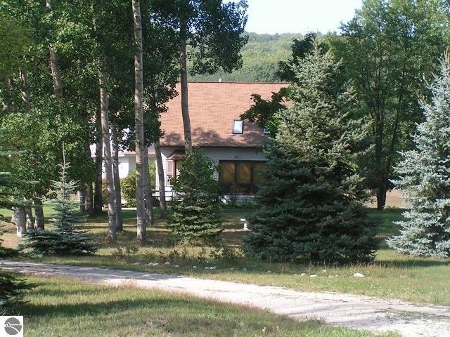 2402 West Trumbull Road Maple City, MI 49664 - Photo 5 of 29 1788938-4.JPG