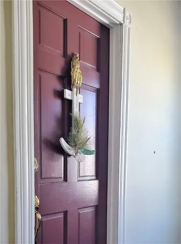 $2,400 | 11 Hammond Street, Unit 2, Newport, RI 02840