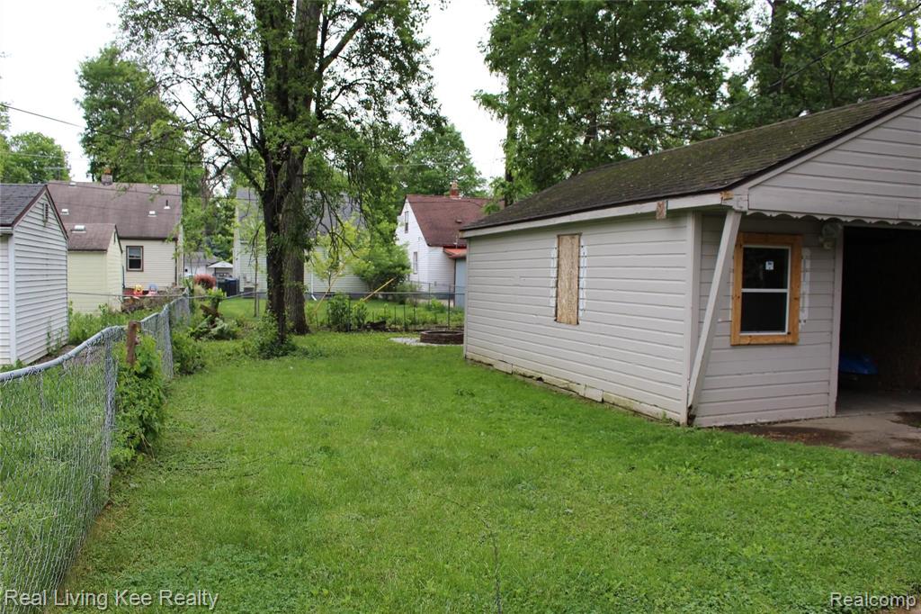 16052 Sumner Redford, MI 48239 - Photo 21 of 23