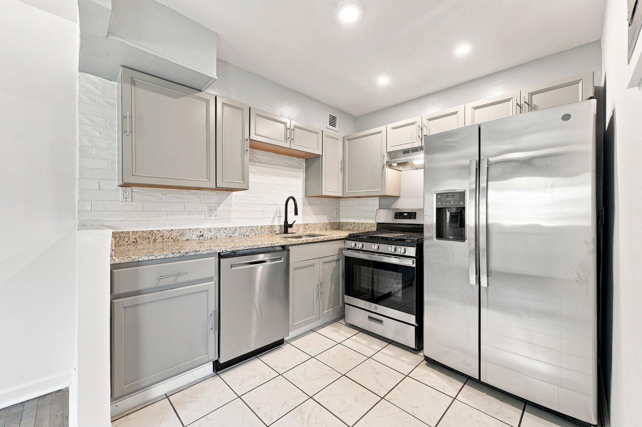 95 East Wayne Avenue, Unit 212 Silver Spring, MD 20901 - Photo 10 of 30 Kitchen