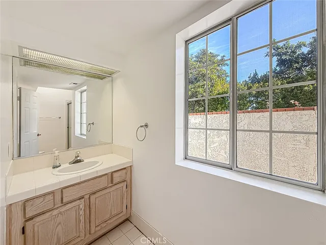 $840,000 | 206 Camino Cortina, Camarillo, CA 93010