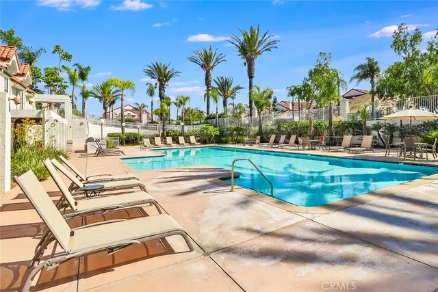 $840,000 | 206 Camino Cortina, Camarillo, CA 93010