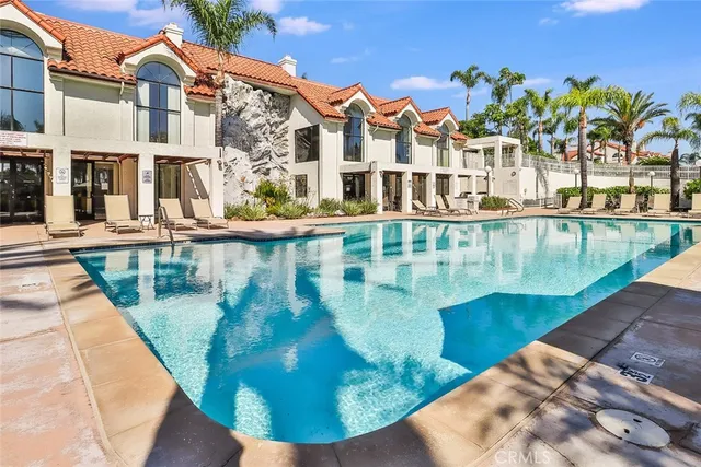 $840,000 | 206 Camino Cortina, Camarillo, CA 93010