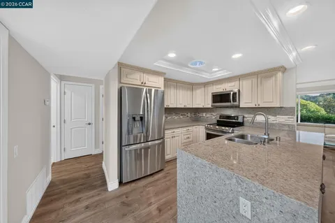 $830,000 | 2100 Golden Rain Road, Unit 3, Walnut Creek, CA 94595