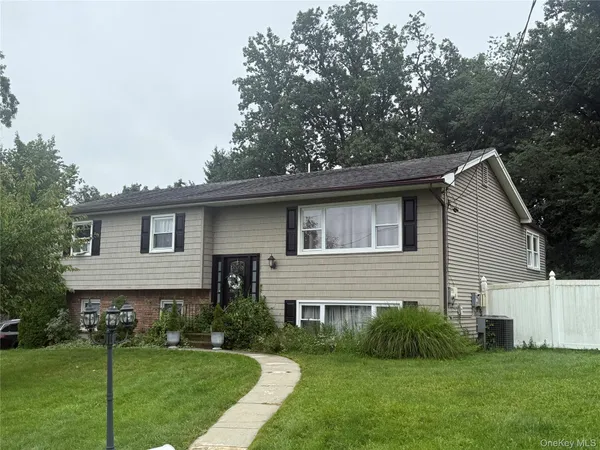$775,000 | 136 Orchid Drive, Pearl River, NY 10965