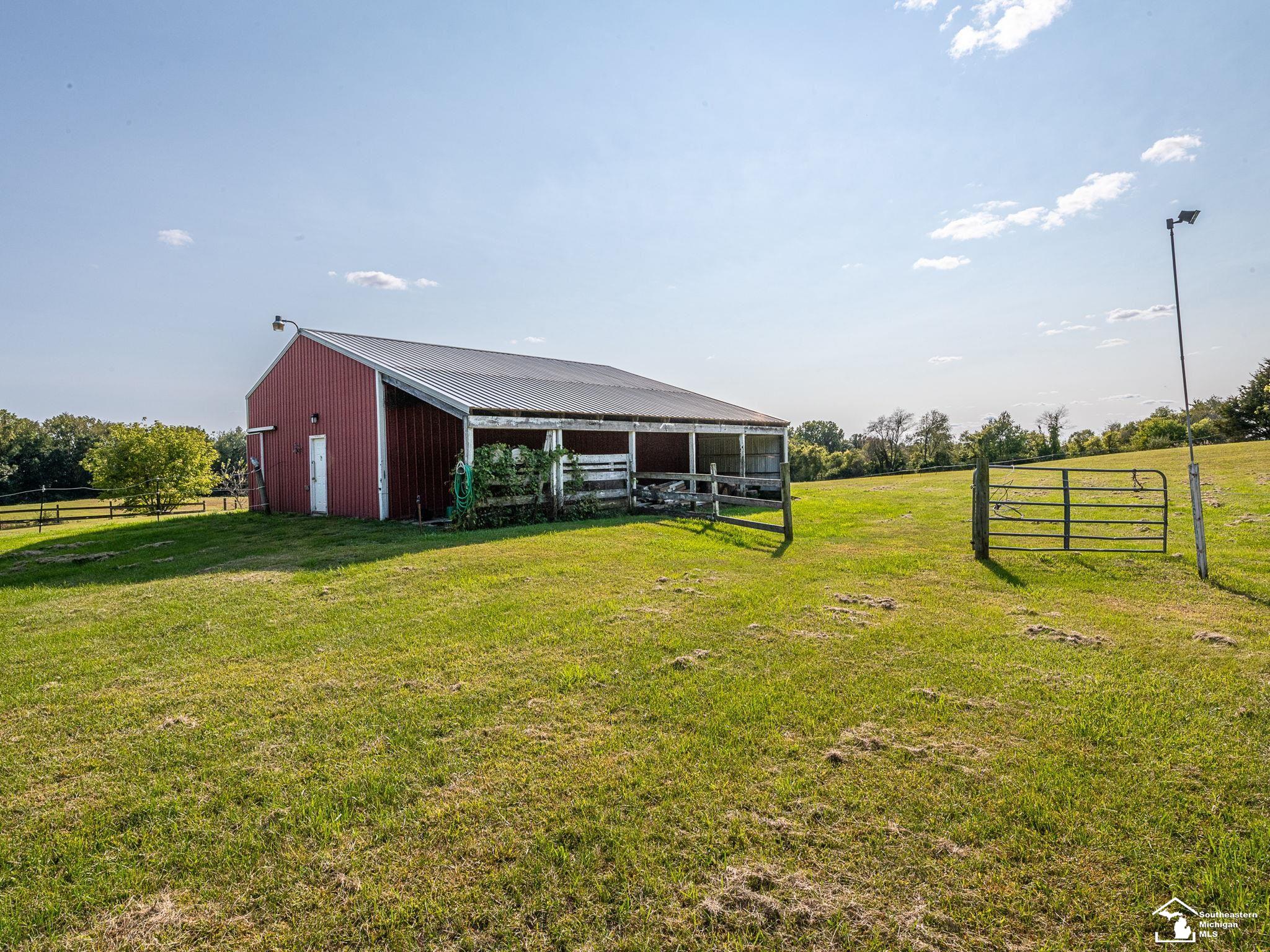 15255 Wheaton Road Brooklyn, MI 49230 - Photo 41 of 57 50188010-00283597-b820-4f96-8cca-28885450f136.JPG