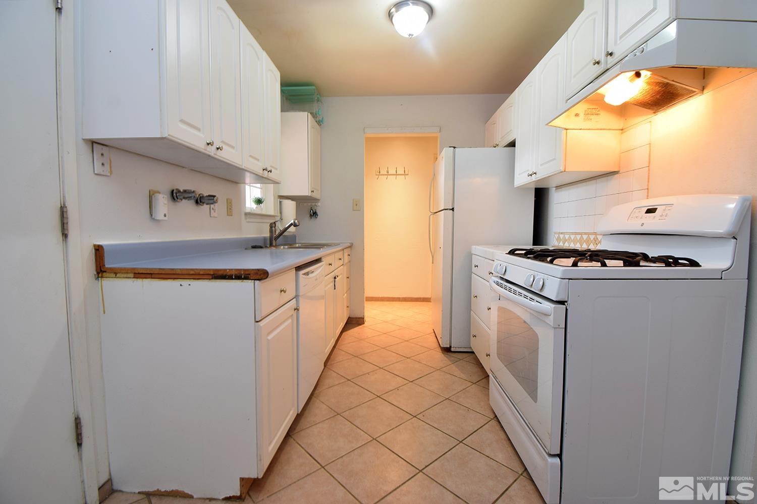 7595 Yorkshire Drive Reno, NV 89506 - Photo 12 of 31 Photo 12