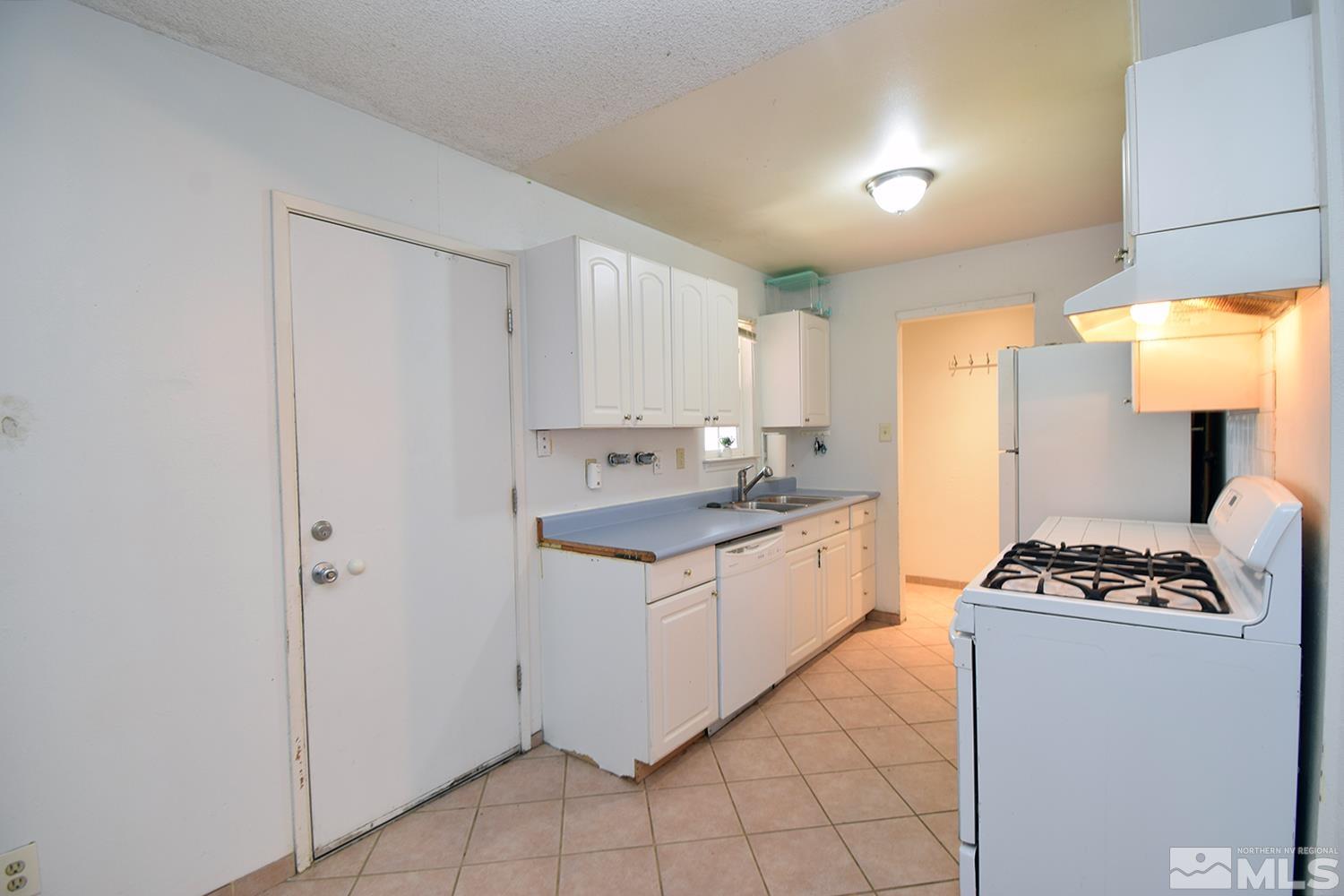 7595 Yorkshire Drive Reno, NV 89506 - Photo 13 of 31 Photo 13