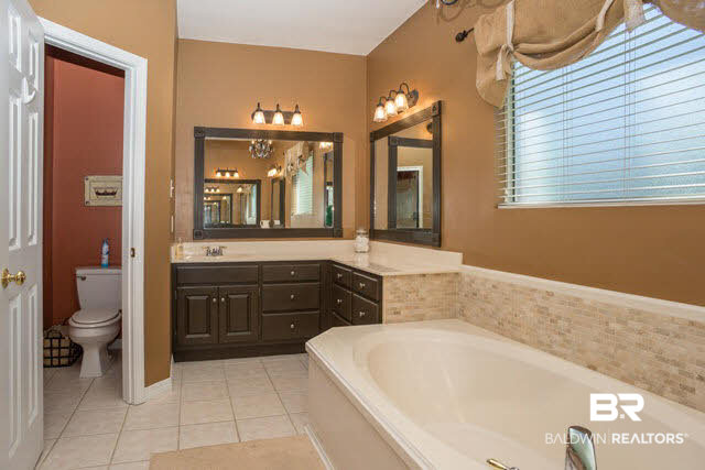 9462 Chamberlain Pass Daphne, AL 36526 - Photo 16 of 26 Master Bath