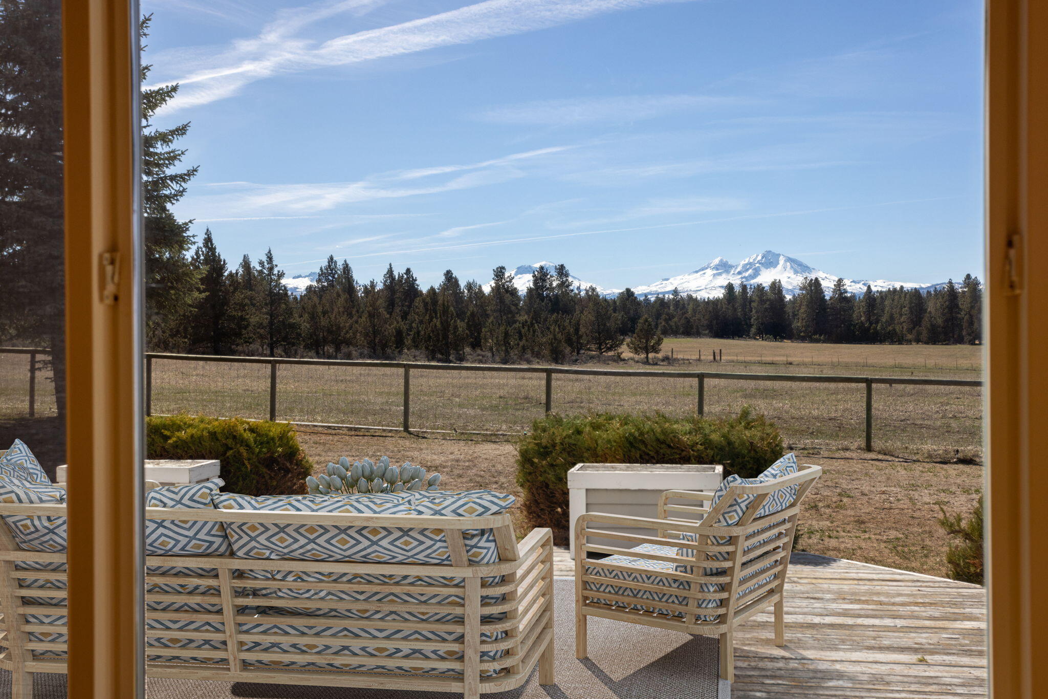 69175 Hurtley Ranch Road Sisters, OR 97759 - Photo 9 of 62 virtually staged