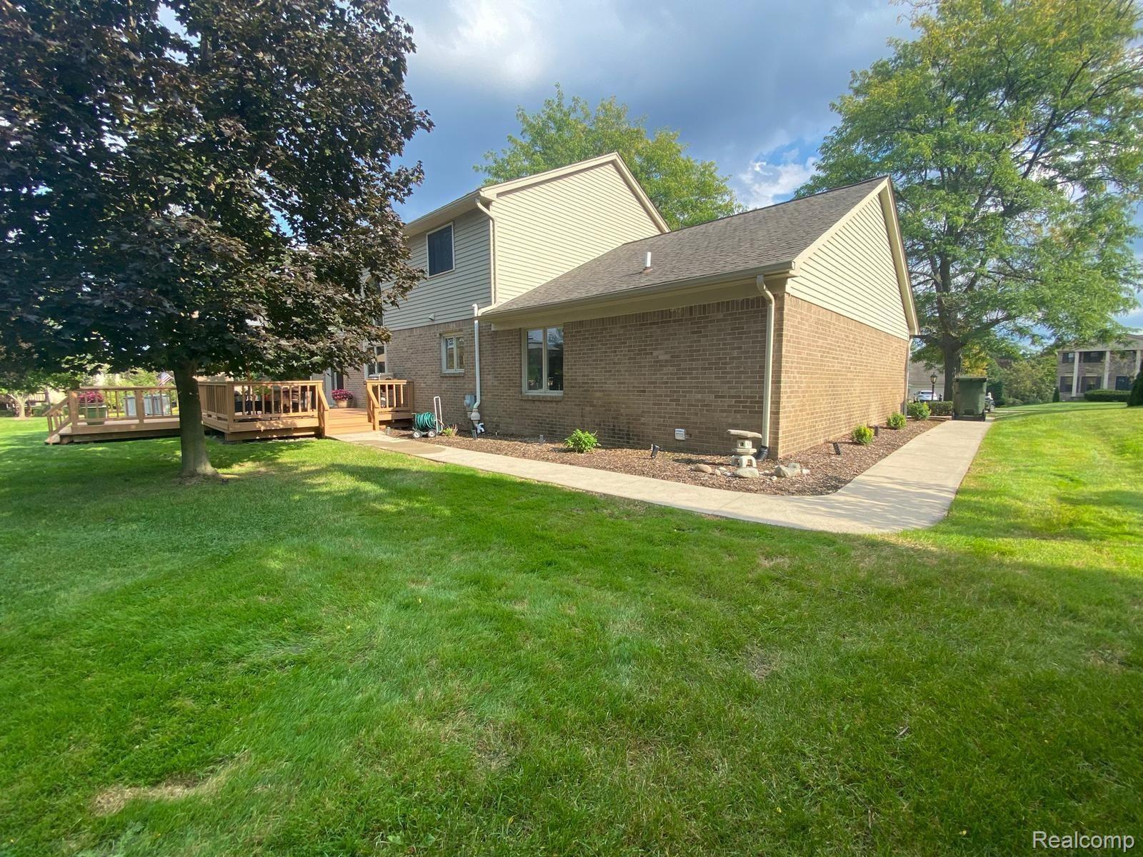 804 Augusta Court Rochester, MI 48309 - Photo 17 of 39 home (16).jpeg