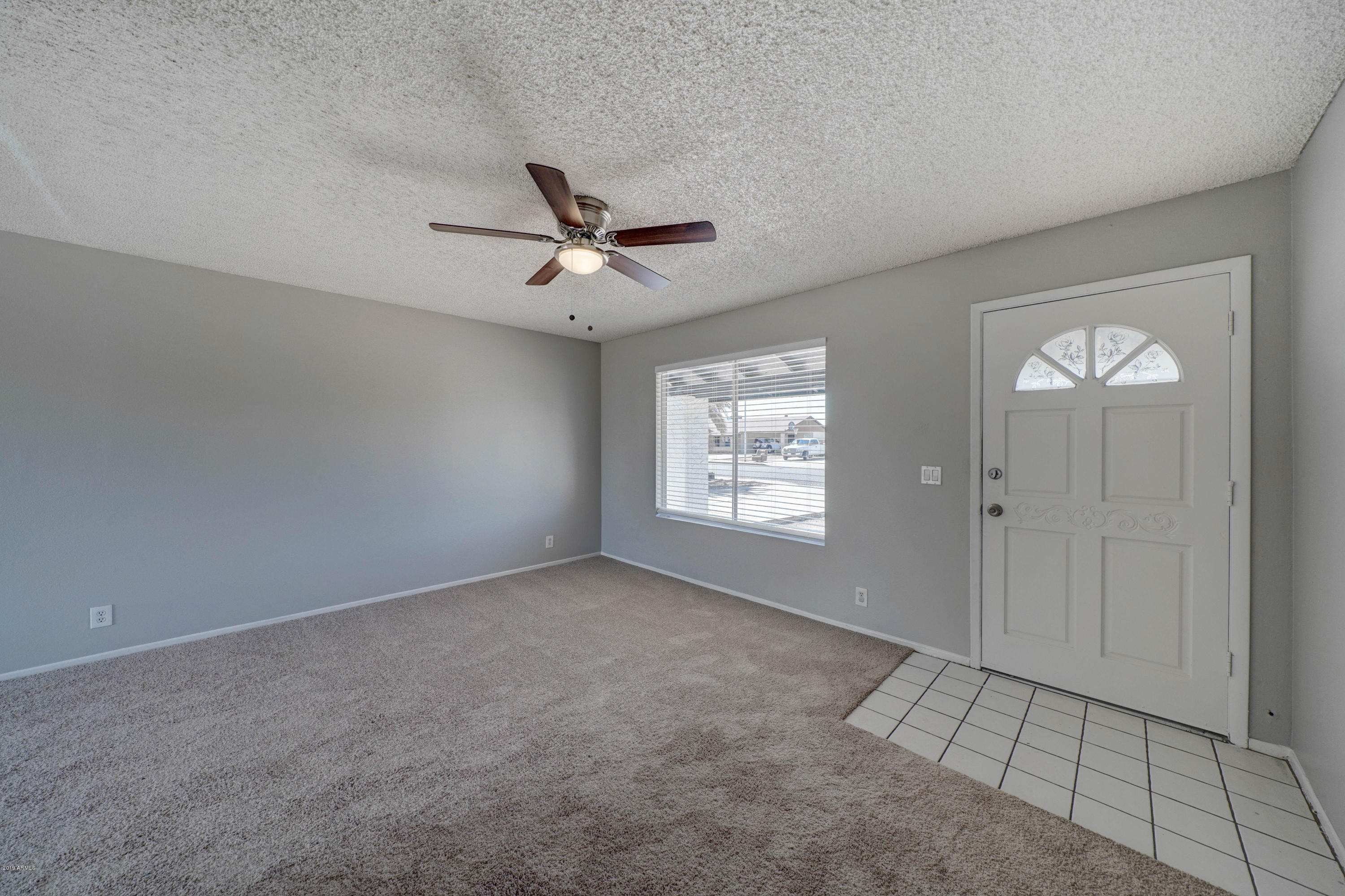 7338 West Hatcher Road Peoria, AZ 85345 - Photo 4 of 21 7338 W Hatcher Rd-4