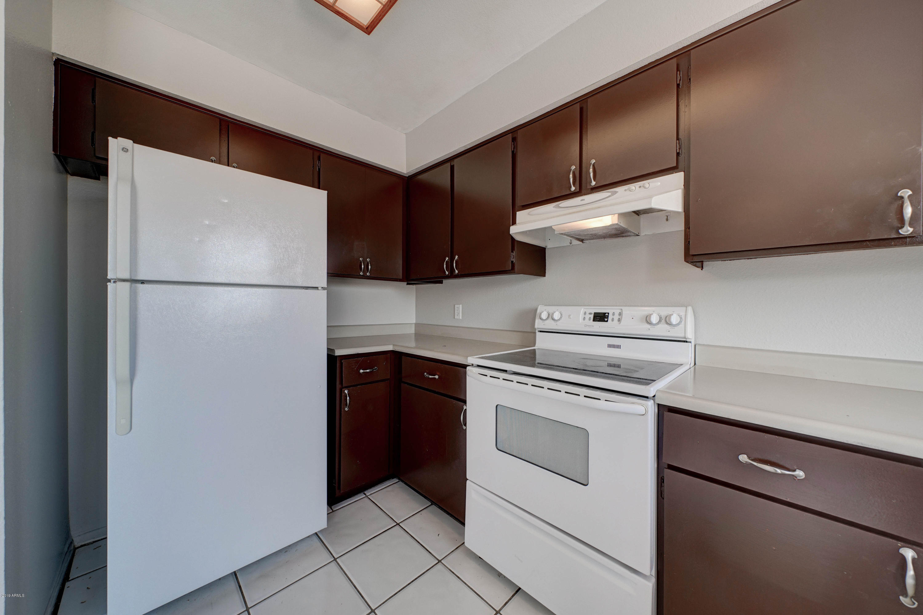 7338 West Hatcher Road Peoria, AZ 85345 - Photo 8 of 21 7338 W Hatcher Rd-8