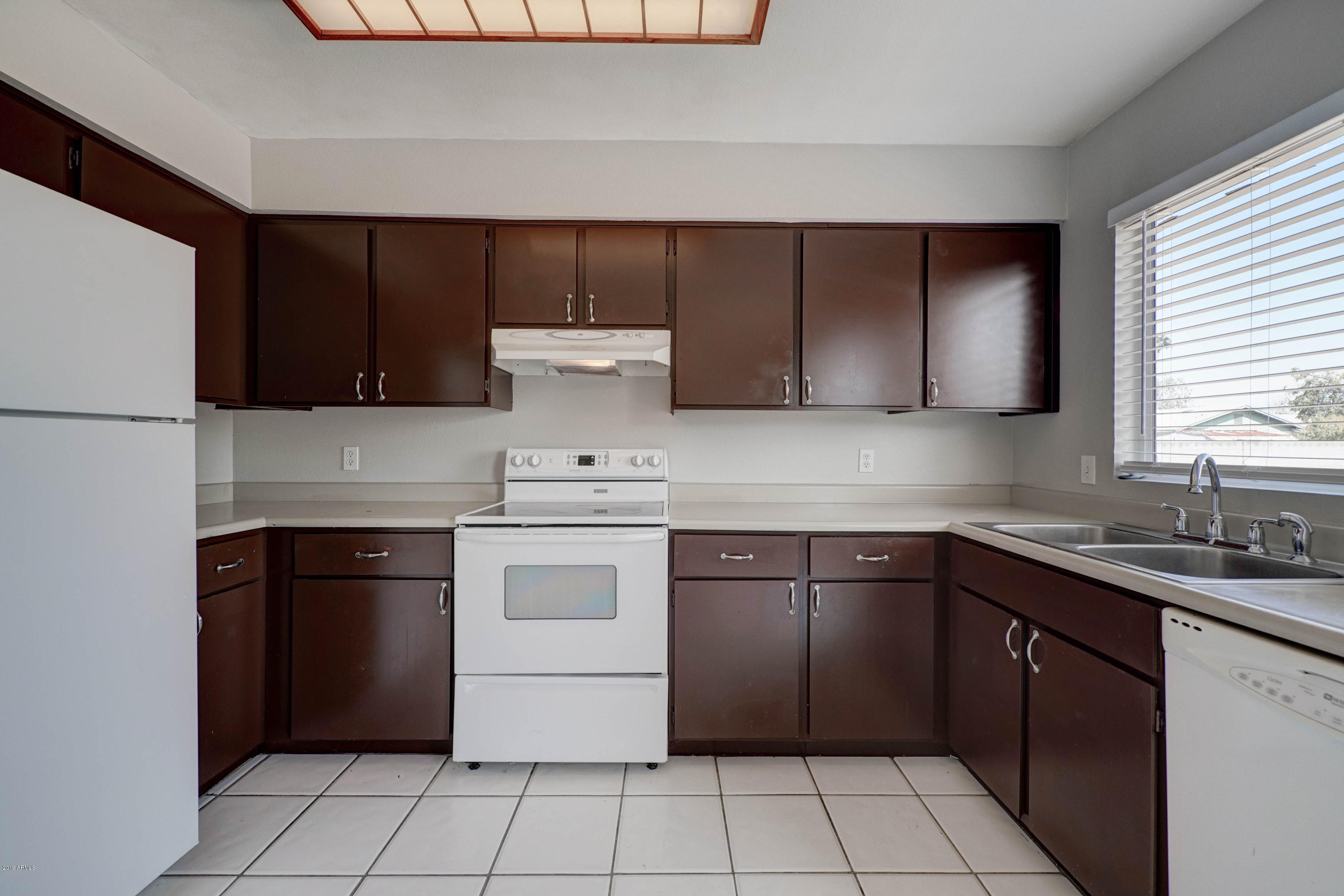 7338 West Hatcher Road Peoria, AZ 85345 - Photo 10 of 21 7338 W Hatcher Rd-10