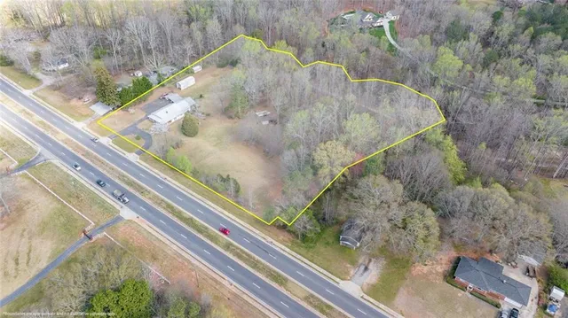 $850,000 | 4559 Winder Highway, Flowery Branch, GA 30542