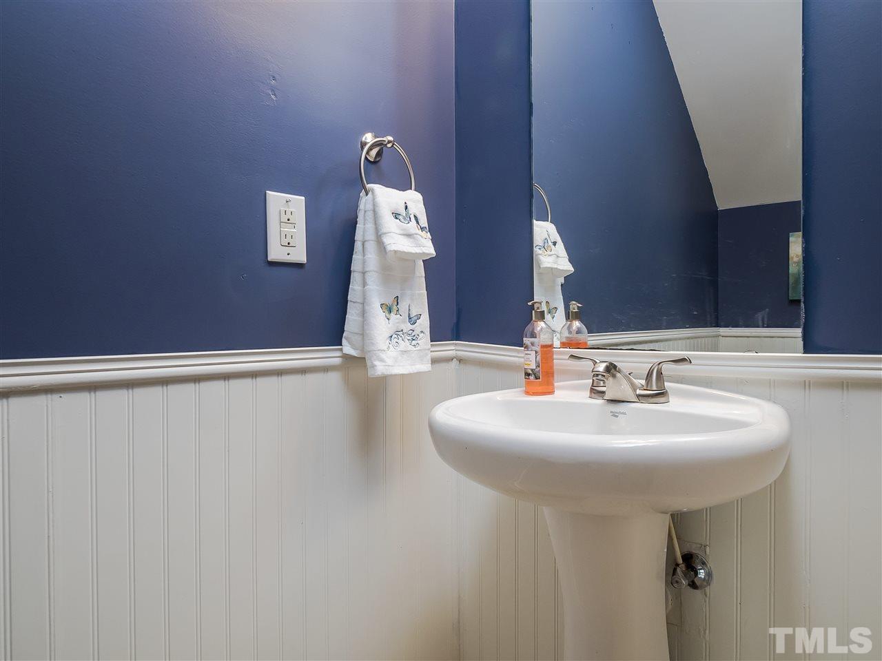 1632 Extine Lane Raleigh, NC 27610 - Photo 8 of 17