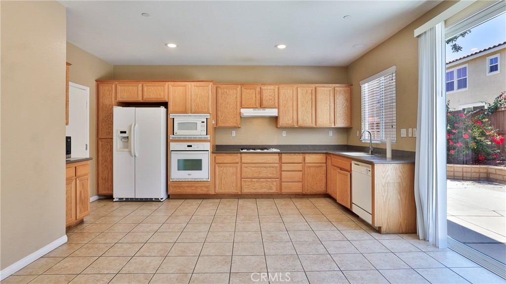 1765 Yvonne Court Riverside, CA 92501 - Photo 13 of 60