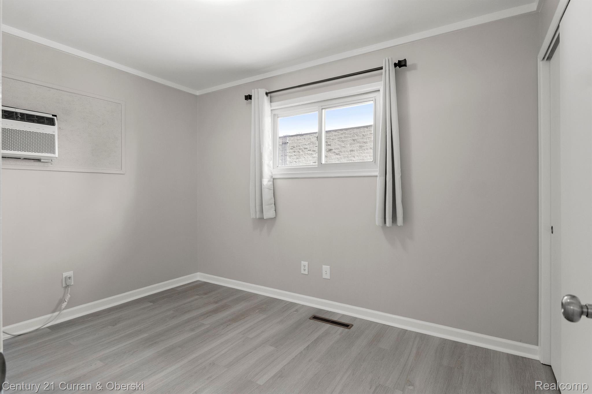 1733 Inkster Road Garden City, MI 48135 - Photo 11 of 31 Bedroom 2