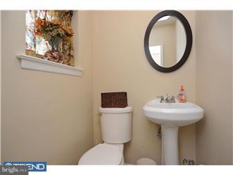 2706 East Country Club Road Philadelphia, PA 19131 - Photo 11 of 12 Bathroom