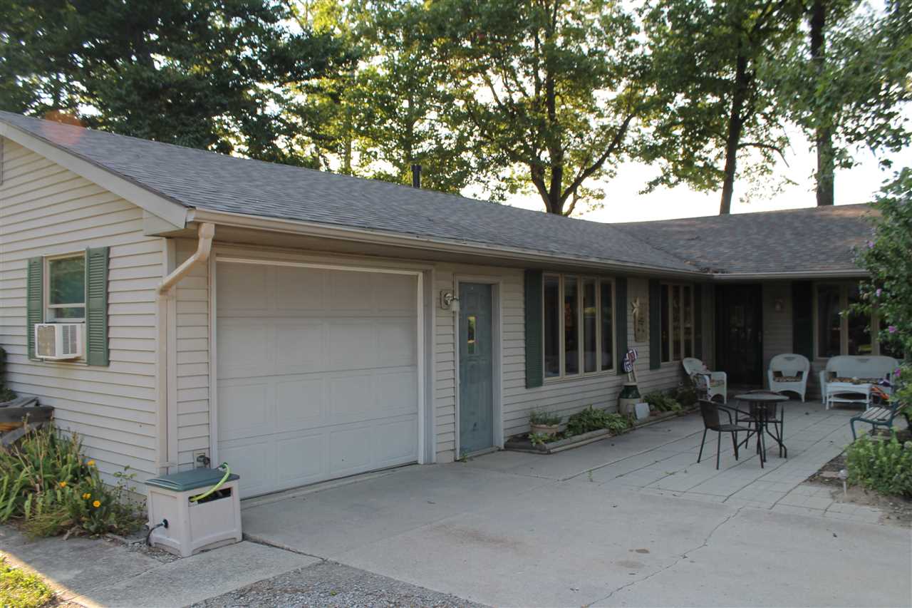 7628 Adams Center Road Fort Wayne, IN 46816 - Photo 4 of 32