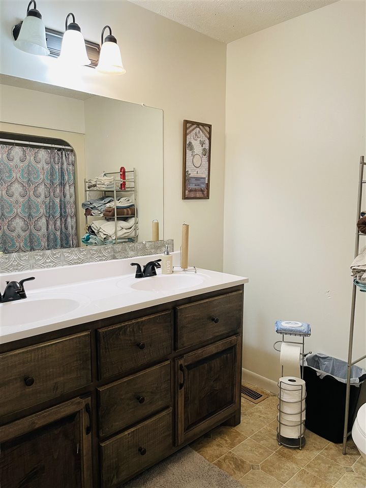 1706 High School Road Selmer, TN 38375 - Photo 12 of 21 Gallery Image 12