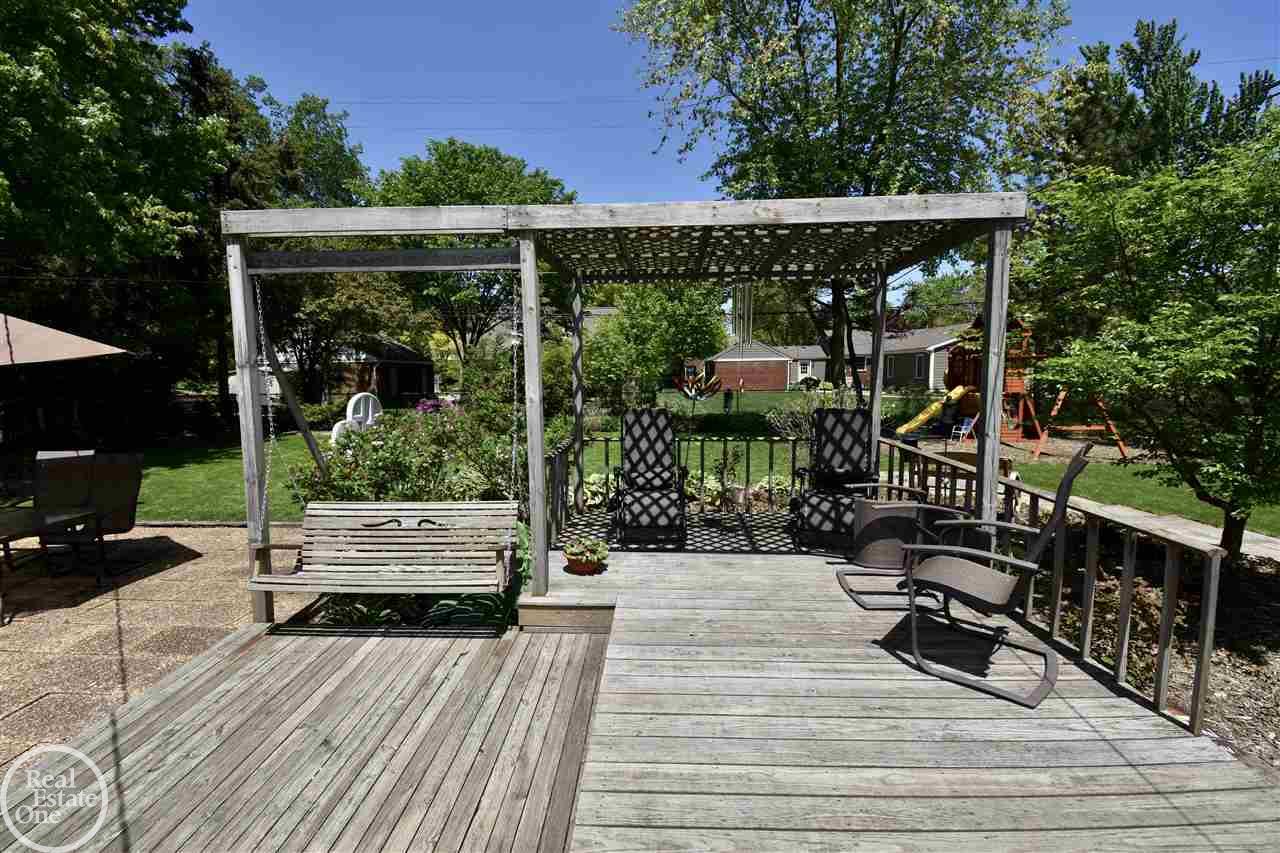 1596 South Renaud Road Grosse Pointe, MI 48236 - Photo 46 of 48 31348359-45.JPG