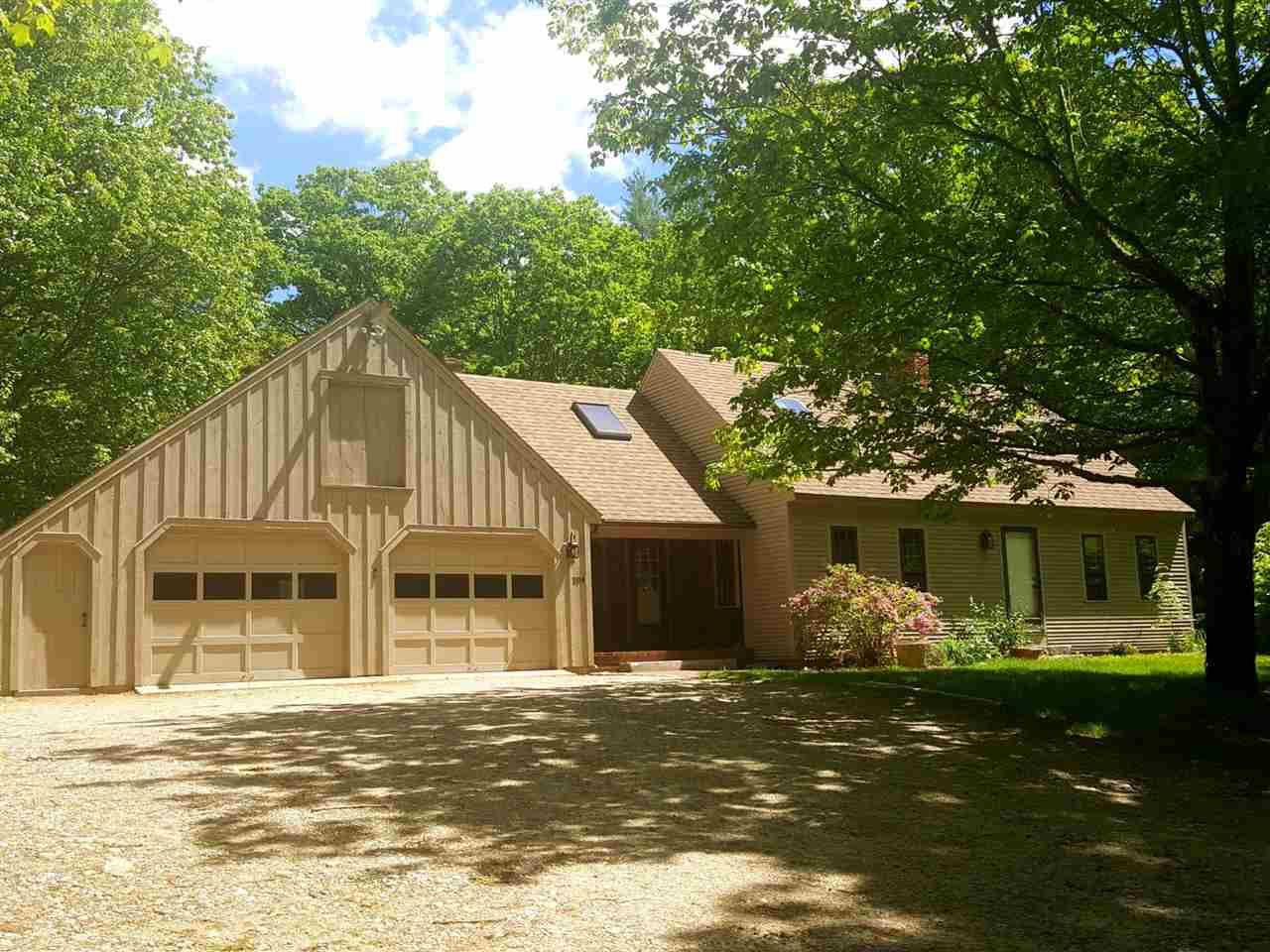 204 Dustin Tavern Road Weare, NH 03281 - Photo 1 of 27