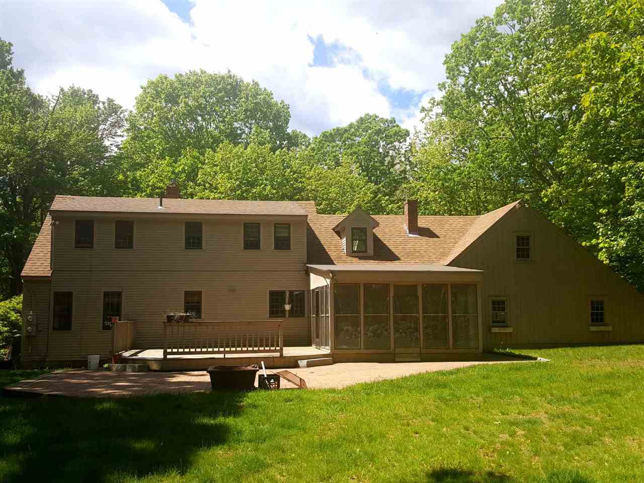 204 Dustin Tavern Road Weare, NH 03281 - Photo 2 of 27