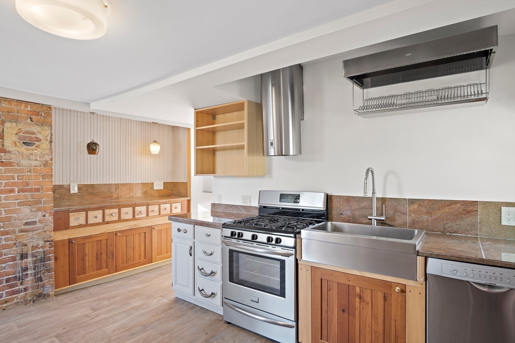 83 Marvin Road, Unit 3 Melrose, MA 02176 - Photo 7 of 22