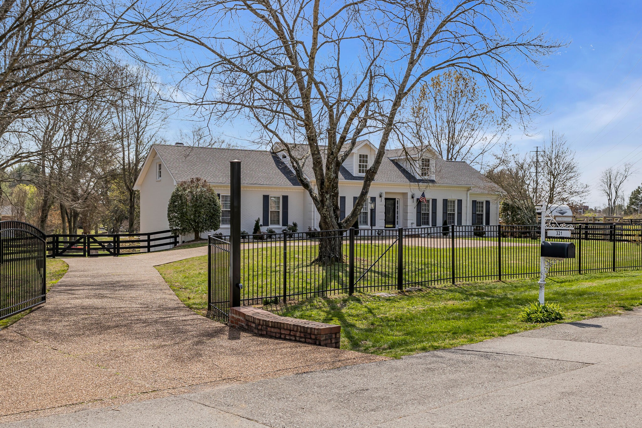 321 Breckenridge Road Franklin, TN 37067 - Photo 2 of 33 Gallery Image 2