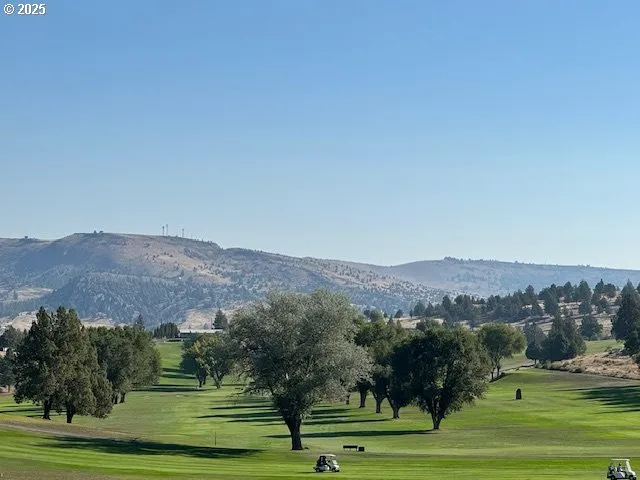 $520,000 | 27637 La Costa Avenue, John Day, OR 97845