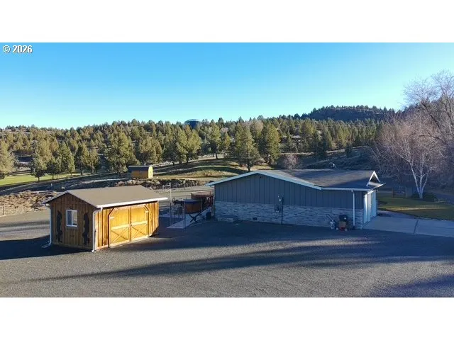 a black and white photo of a city