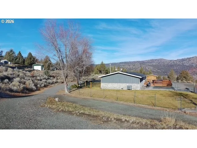 $520,000 | 27637 La Costa Avenue, John Day, OR 97845