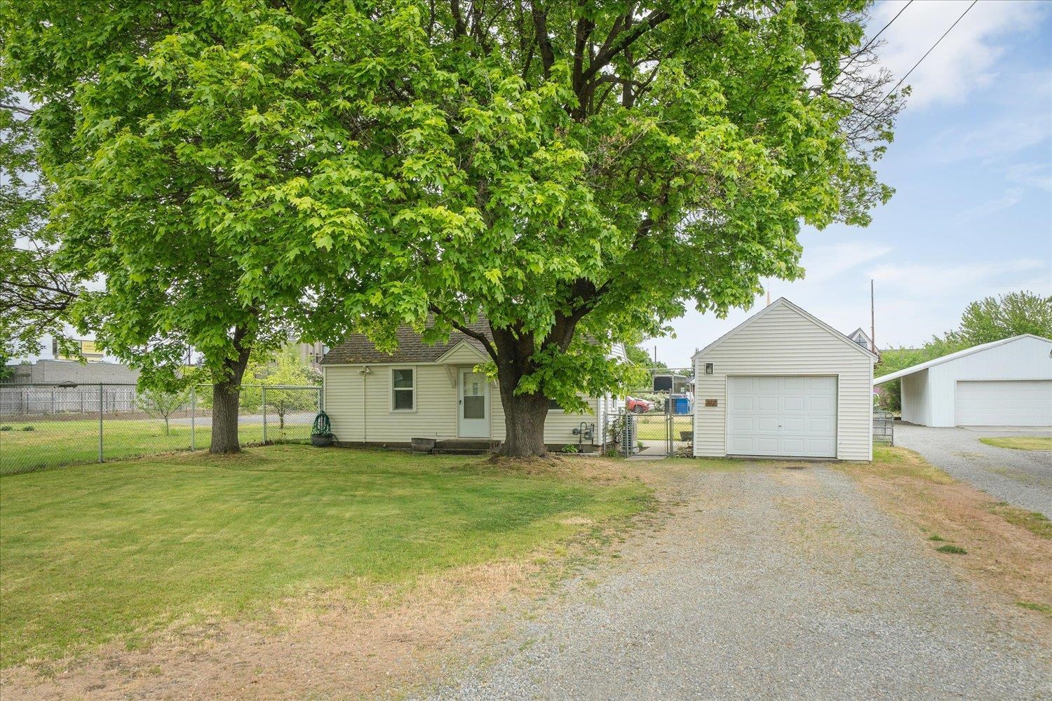 222 North Whipple Road Spokane Valley, WA 99206 - Photo 2 of 26