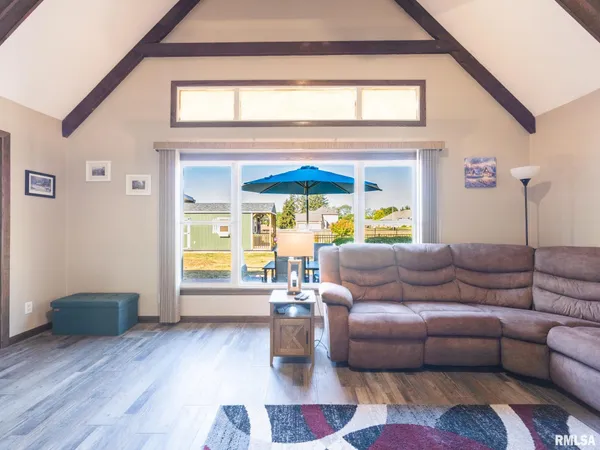 $236,500 | 1833 Highwood Avenue, Pekin, IL 61554