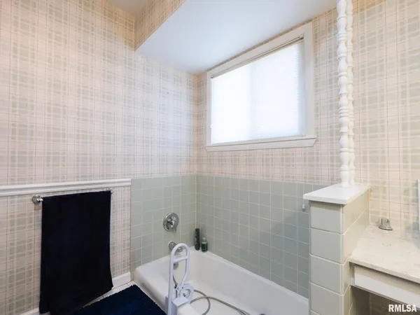 $236,500 | 1833 Highwood Avenue, Pekin, IL 61554