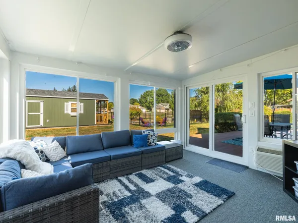 $236,500 | 1833 Highwood Avenue, Pekin, IL 61554