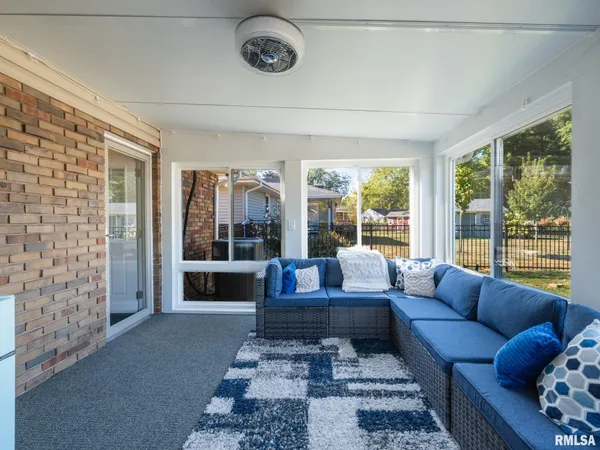 $236,500 | 1833 Highwood Avenue, Pekin, IL 61554