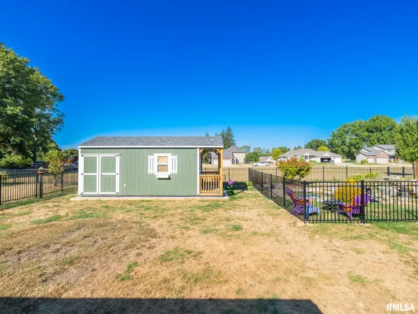 $236,500 | 1833 Highwood Avenue, Pekin, IL 61554