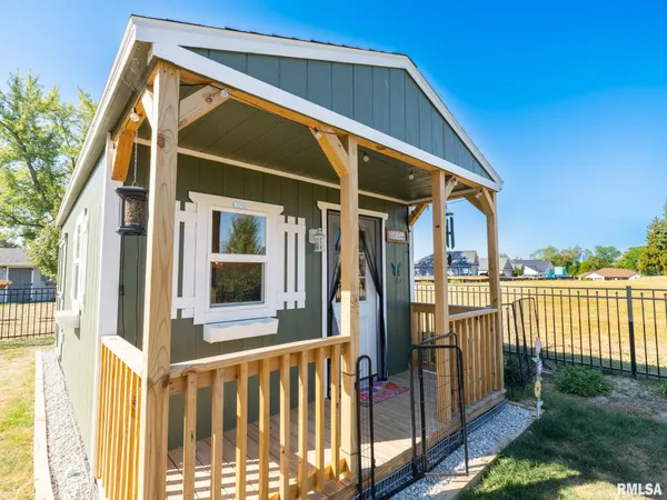 $236,500 | 1833 Highwood Avenue, Pekin, IL 61554