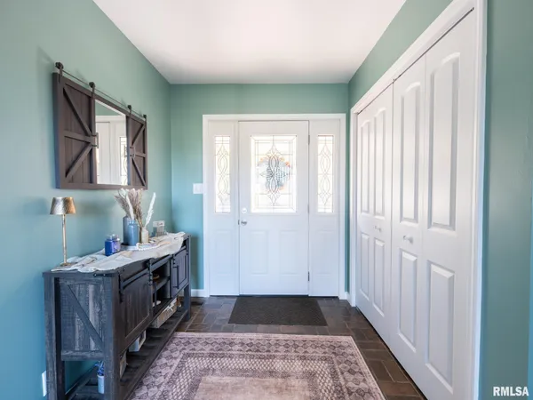 $236,500 | 1833 Highwood Avenue, Pekin, IL 61554