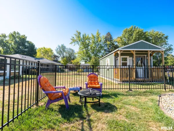 $236,500 | 1833 Highwood Avenue, Pekin, IL 61554