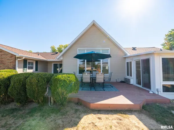 $236,500 | 1833 Highwood Avenue, Pekin, IL 61554