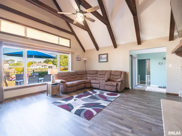 $236,500 | 1833 Highwood Avenue, Pekin, IL 61554