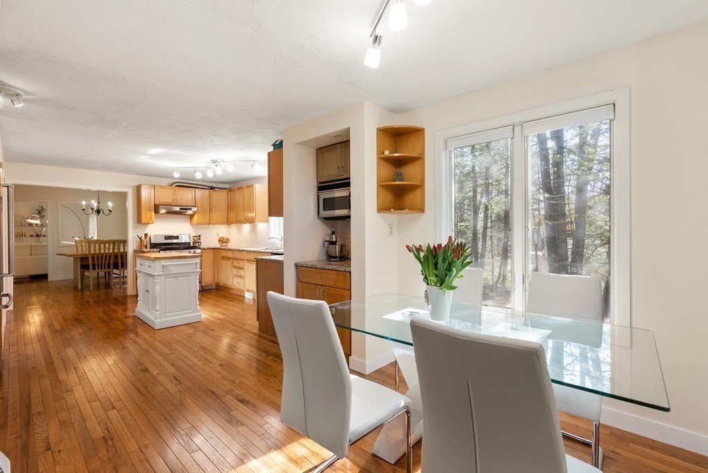64 Arrowhead Road Weston, MA 02493 - Photo 11 of 30