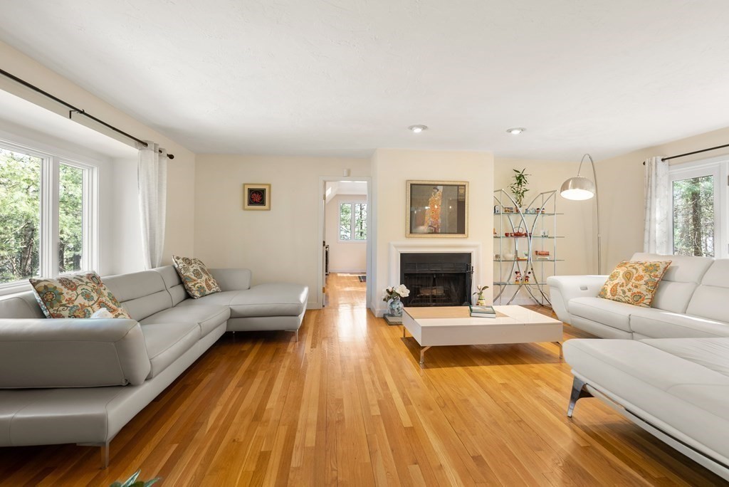64 Arrowhead Road Weston, MA 02493 - Photo 4 of 30