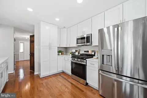 $1,399,900 | 8401 Cardinal Glen Court, Vienna, VA 22182