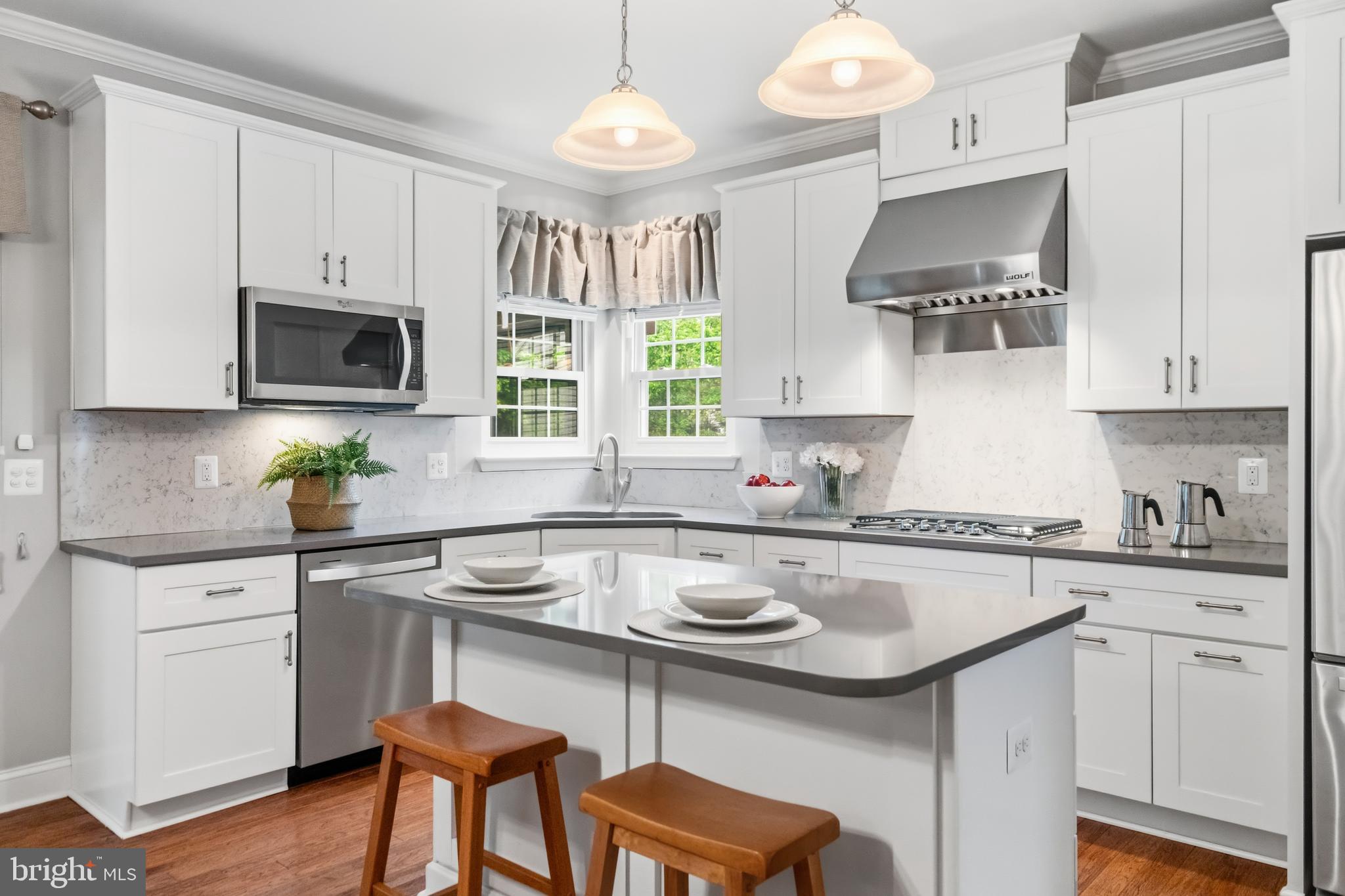 21397 Springwell Drive Ashburn, VA 20148 - Photo 5 of 43 Bright Renovated Kitchen