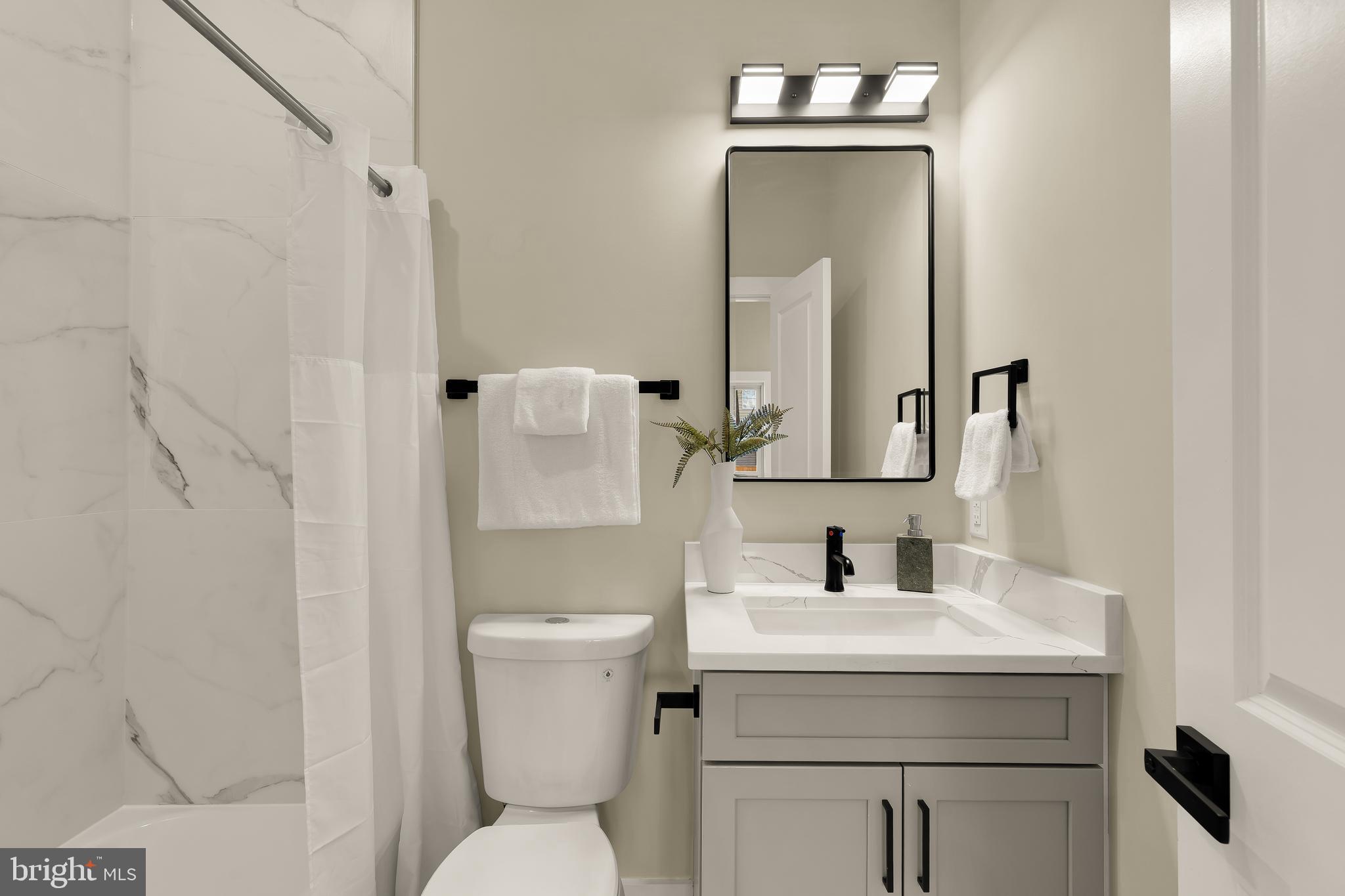 422 Warner Street Northwest Washington, DC 20001 - Photo 11 of 35